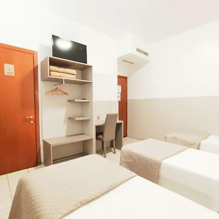 Hotel Mondial-3
